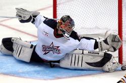 开云体育入口-活塞速胜76人，切特成为关键先生，新星崛起改写比赛格局