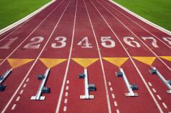 开云体育中国-赛道与球场，F1新赛季揭幕战之夜，哈登如何成为全场焦点