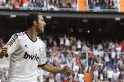 开云APP-丹麦队横扫泰国队，桃田贤斗高光表现点燃赛场