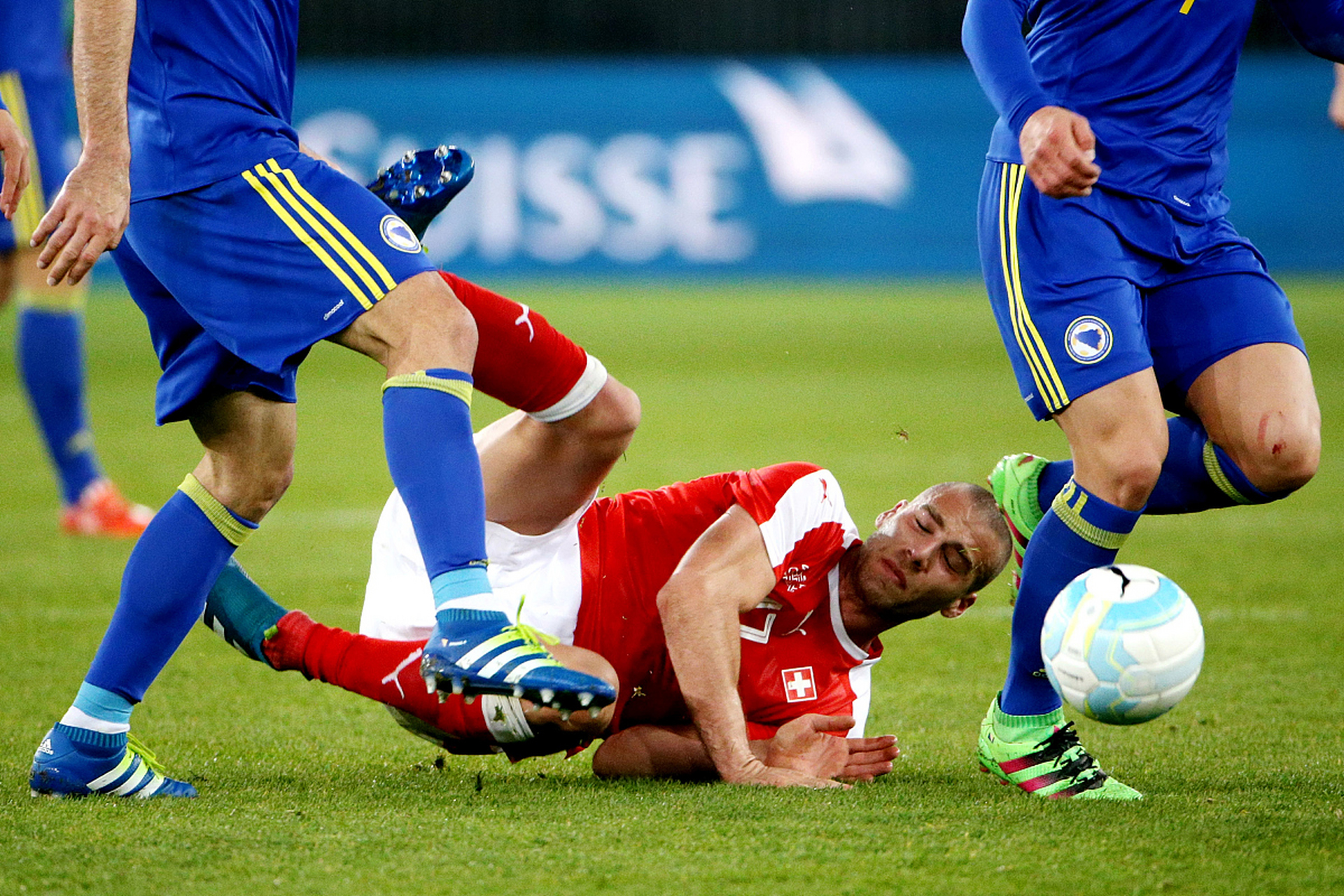 欧洲杯预选赛中的精彩瞬间让人震撼不已的简单介绍