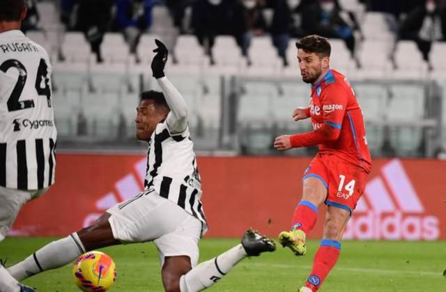 包含那不勒斯客场战胜佛罗伦萨，延续不败纪录的词条