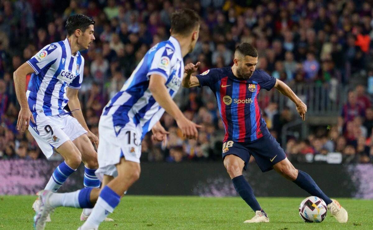 关于阿尔梅里亚逆转对手，重登联赛巅峰的信息