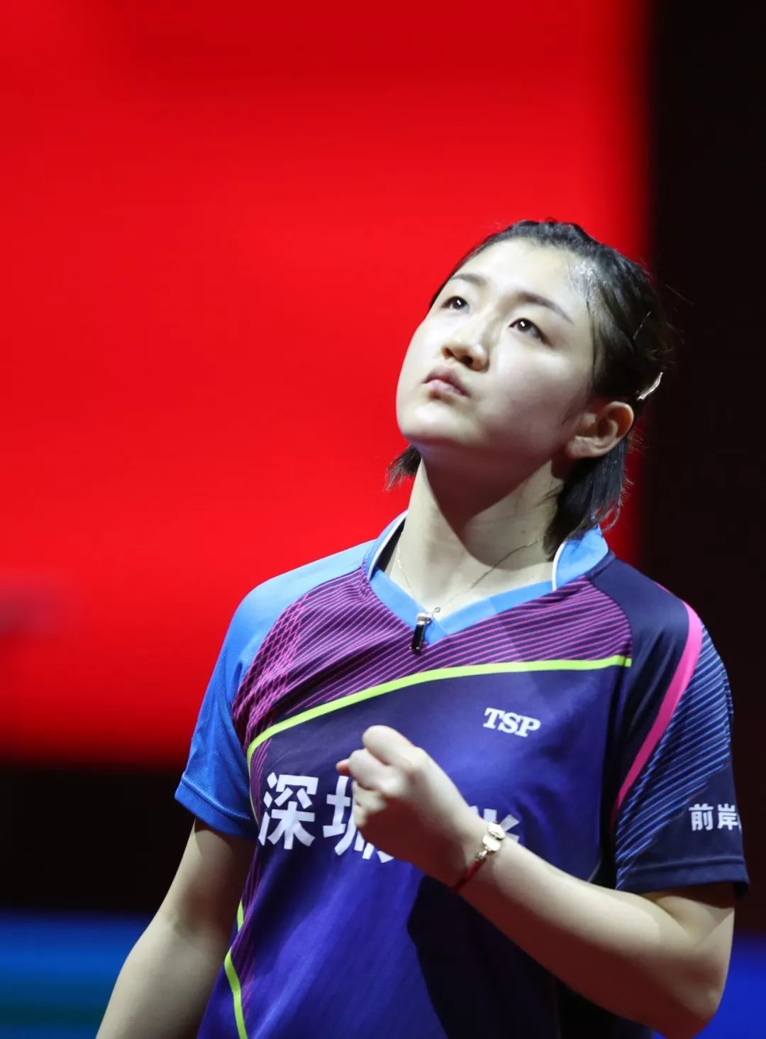 瓦朗谢纳队奋力拼搏，取得意义重大的胜利的简单介绍