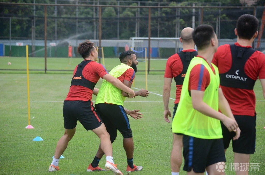 重庆战京城，全队备战积极备战取胜的简单介绍