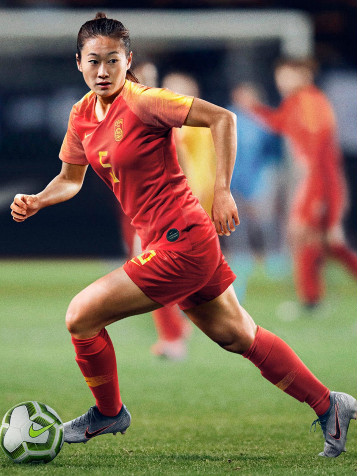 关于U-女足队在国际赛事中获得冠军殊荣的信息