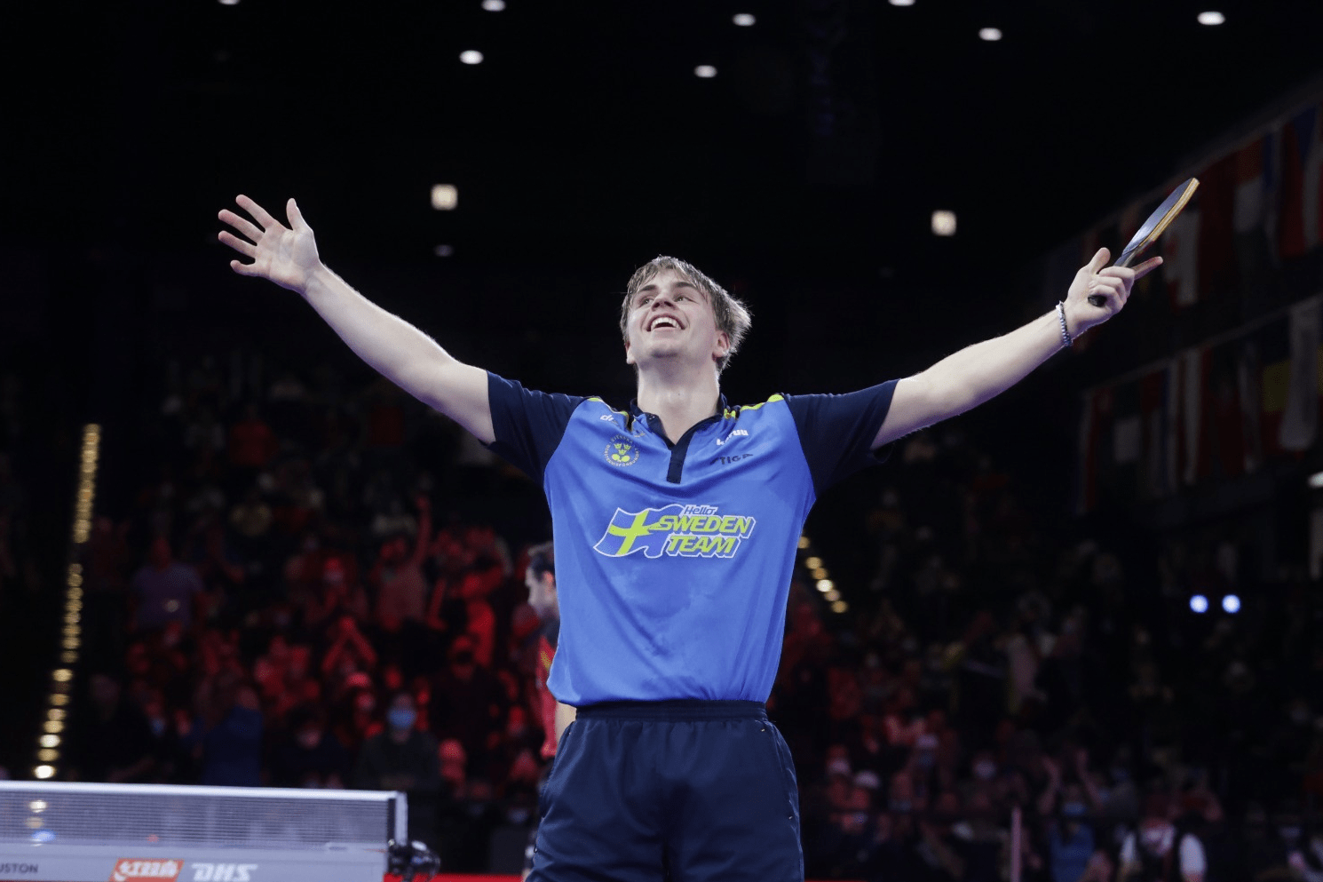 英格兰队鏖战瑞典队,波尔带队取胜 英格兰队鏖战瑞典队,波尔带队取胜