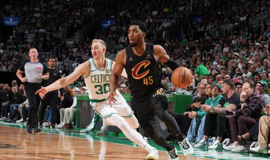 包含凯尔特人B队横扫立陶宛男篮，米切尔一己之力扛起全队的词条