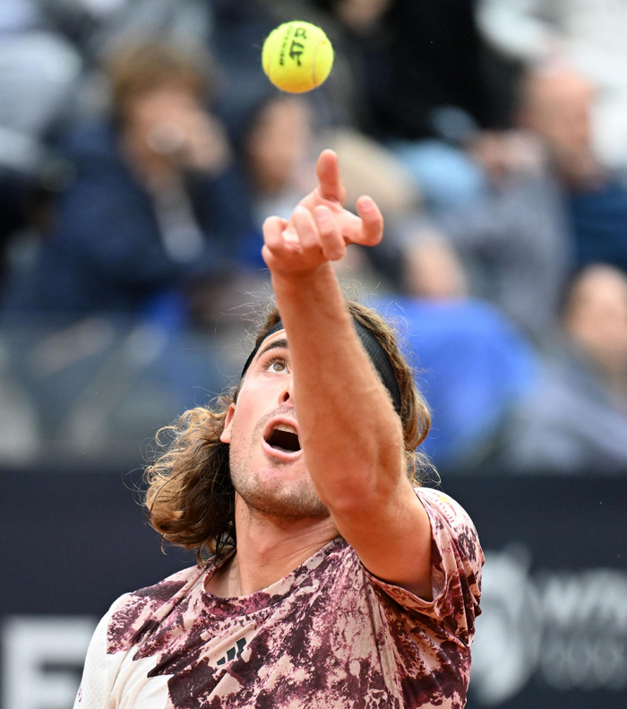 西班牙网球队强势日本网球队，梅德韦杰夫完成帽子戏法的简单介绍