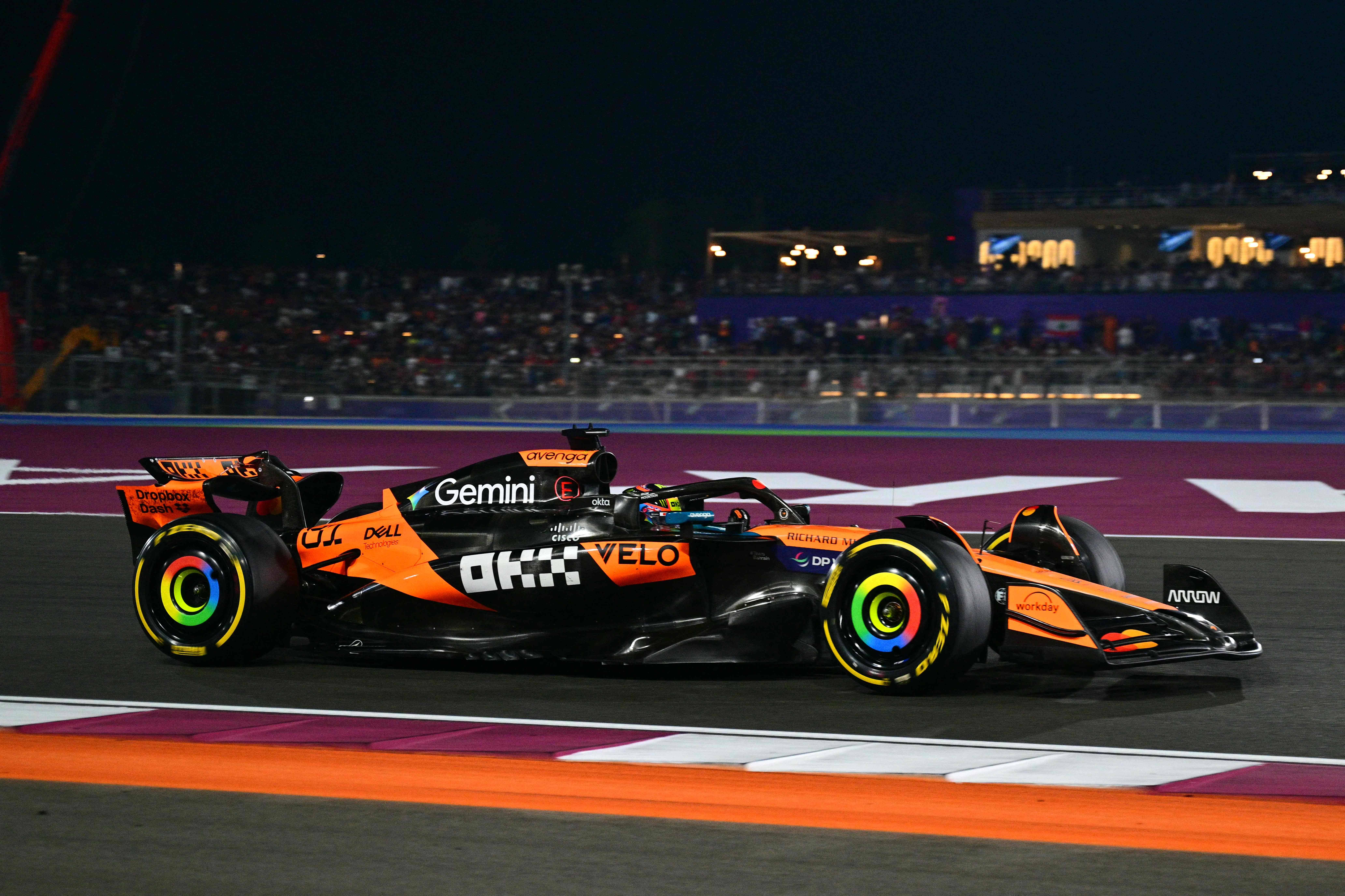 关于红牛车队险胜迈凯伦,维斯塔潘扛起全队的信息 关于红牛车队险胜迈凯伦,维斯塔潘扛起全队的信息