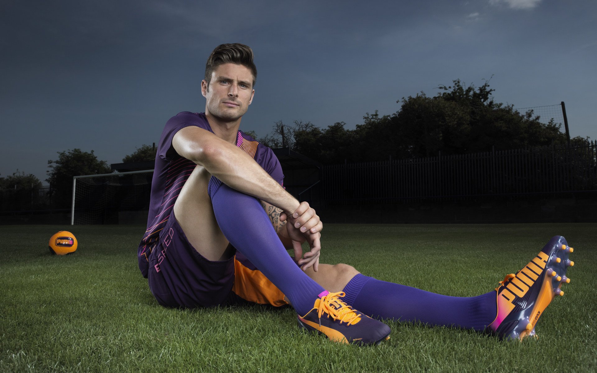 当北欧神话遇南美魔法，足球世界里唯一性的双重奏